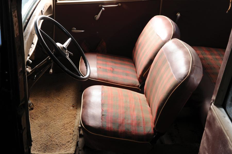 Ford Model 18 Tudor Sedan 1932 года  (фото 6 из 7)
